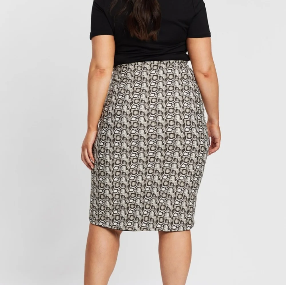 NWT, Good American Snake Print Rouched Skirt